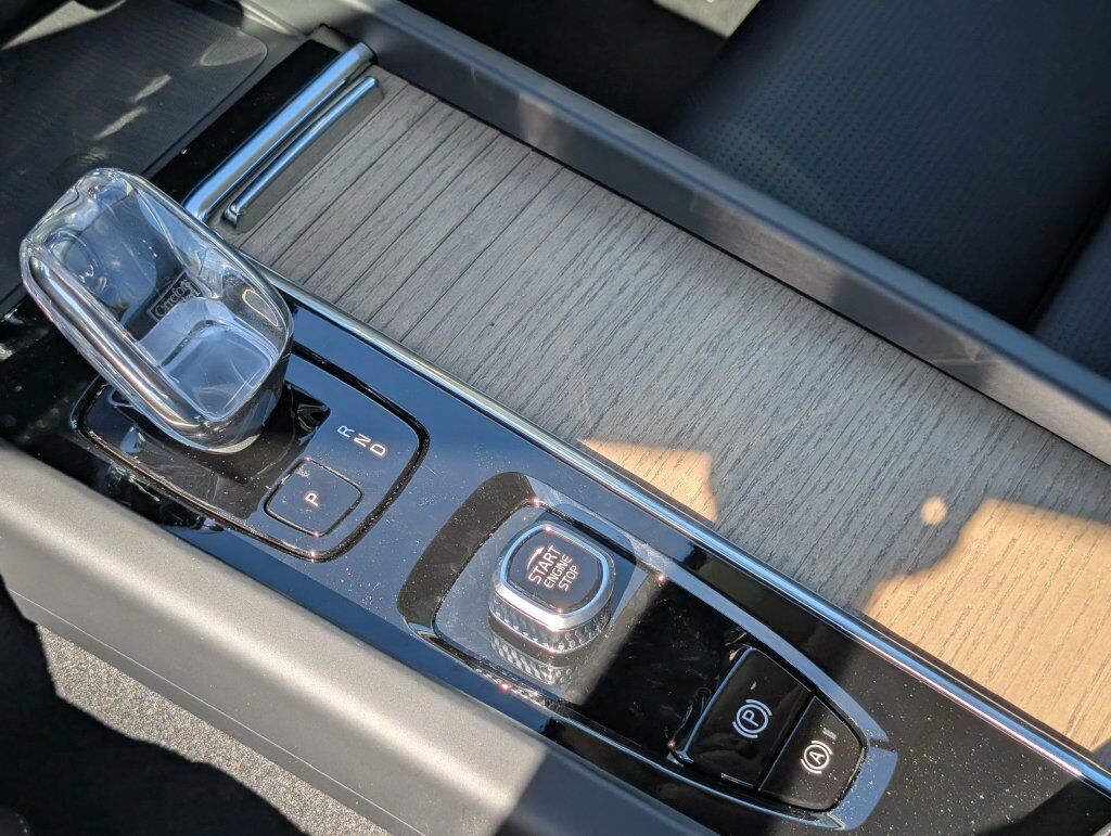 2027 Volvo XC60 B5 Ultra Hunt Valley MD