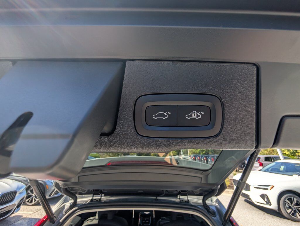 2027 Volvo XC60 B5 Ultra Hunt Valley MD