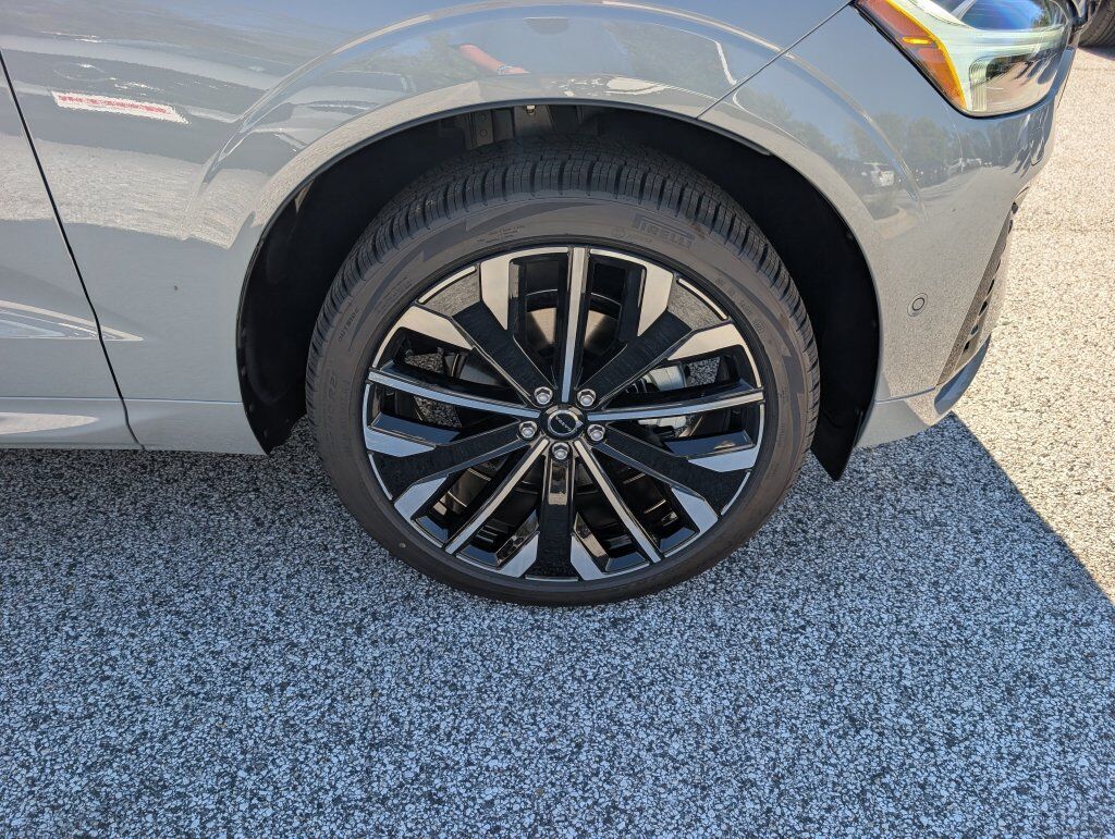 2027 Volvo XC60 B5 Ultra Hunt Valley MD