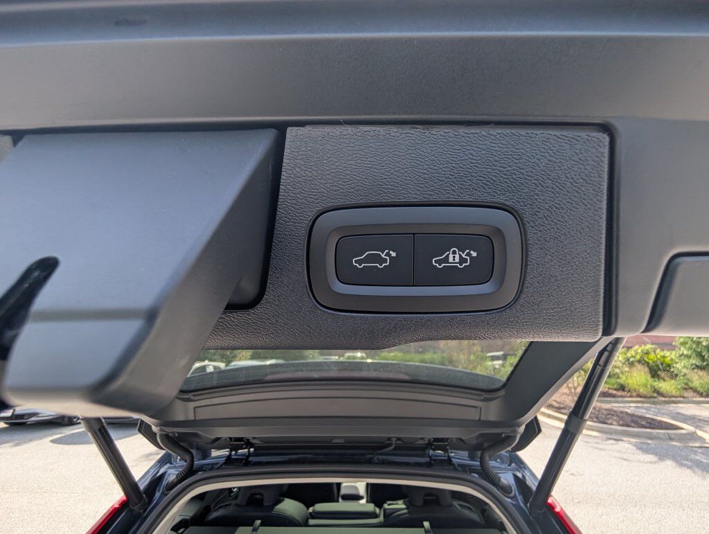 2027 Volvo XC60 Plug-In Hybrid T8 Ultra Hunt Valley MD