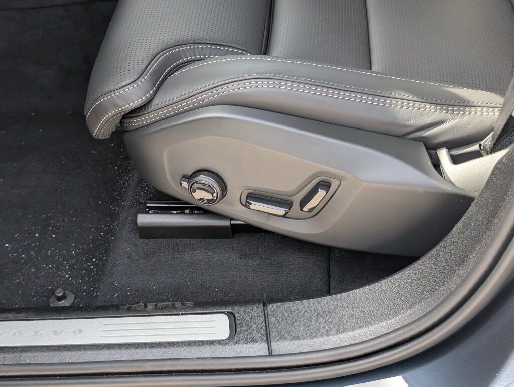 2027 Volvo XC60 Plug-In Hybrid T8 Ultra Hunt Valley MD