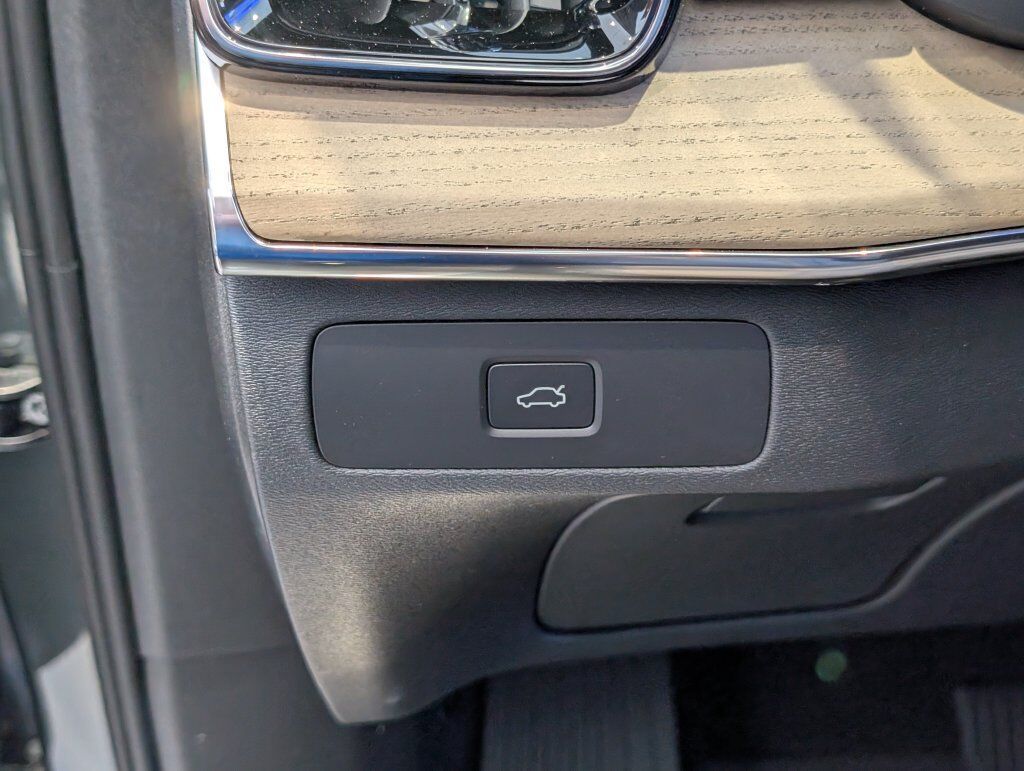 2027 Volvo XC90 B6 Plus 7-Seater Hunt Valley MD