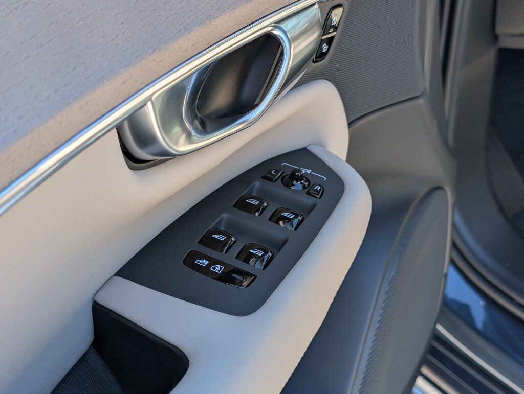 2027 Volvo XC90 B6 Ultra Hunt Valley MD