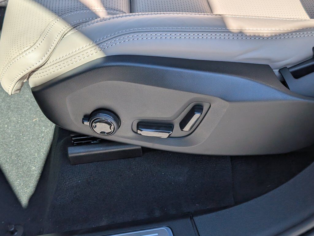 2027 Volvo XC90 B6 Ultra Hunt Valley MD