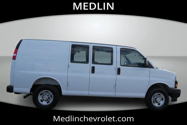 2025 Chevrolet Express Cargo Van RWD 2500 135 Wilson NC