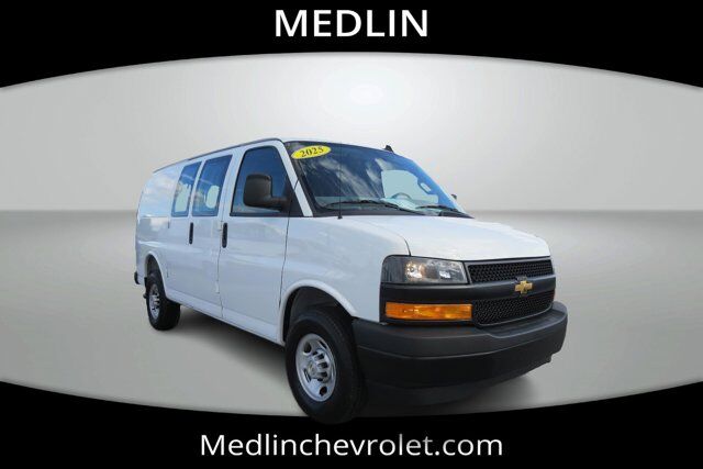 2025 Chevrolet Express Cargo Van RWD 2500 135 Wilson NC