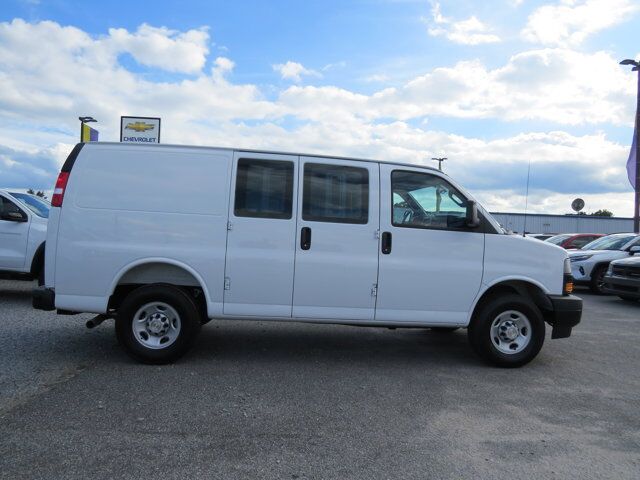 2025 Chevrolet Express Cargo Van RWD 2500 135 Wilson NC